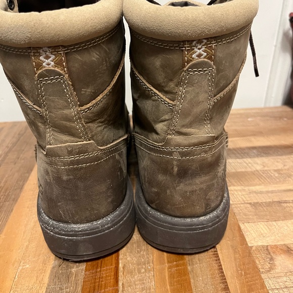 Ugg men’s lace up boot. US size 10 - Picture 2 of 6